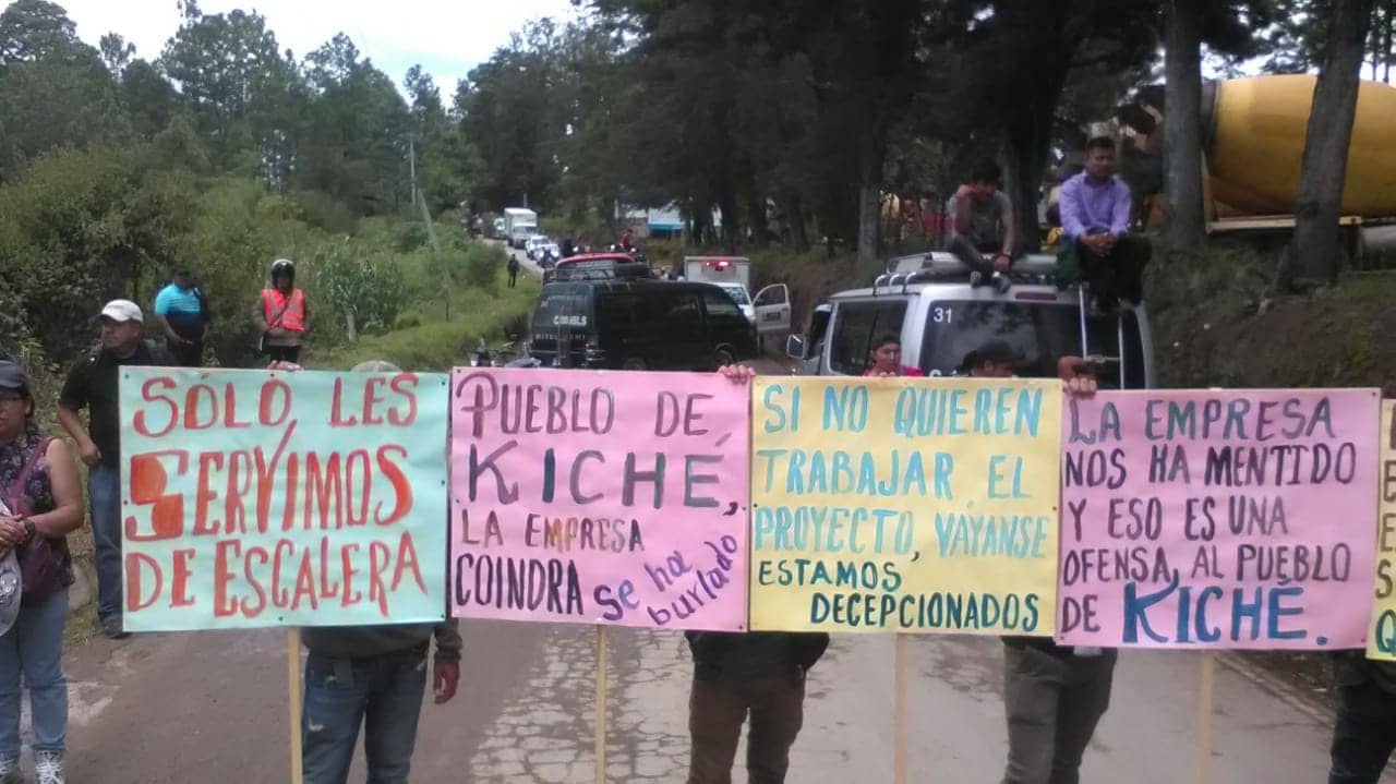 Transportistas carteles manifestacion carreteras en mal estado