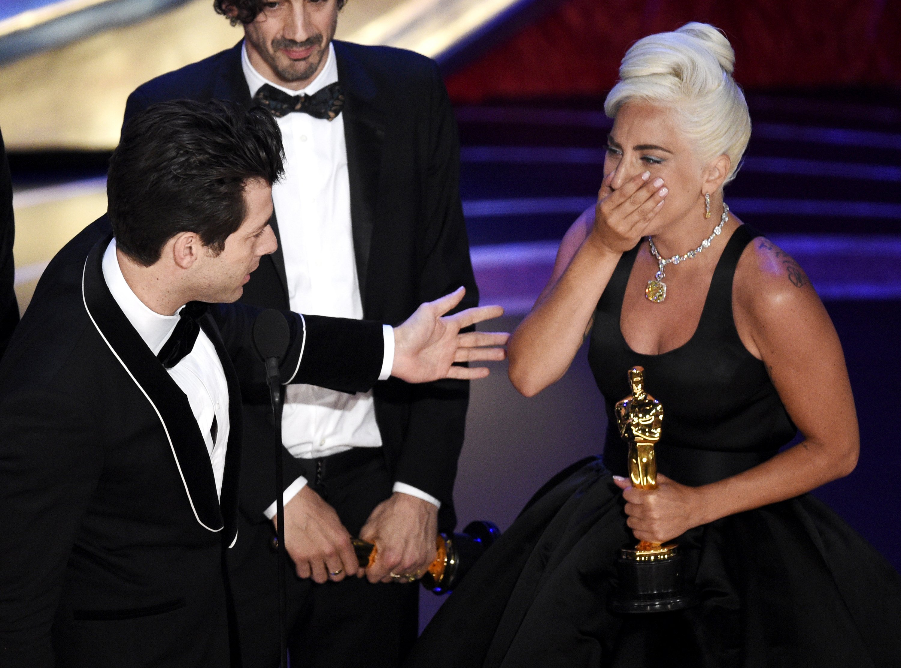 este-es-el-contundente-mensaje-que-envi-lady-gaga-al-recibir-el-oscar