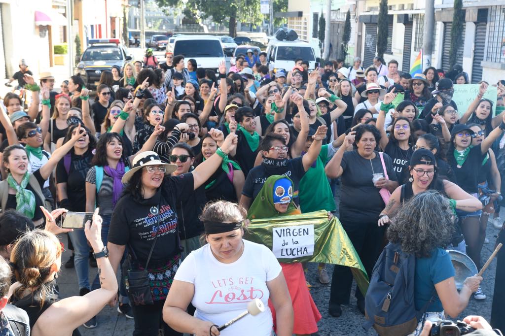 Guatemaltecas participan en acto feminista "Un violador en tu camino". Foto: Omar Solís/Publinews