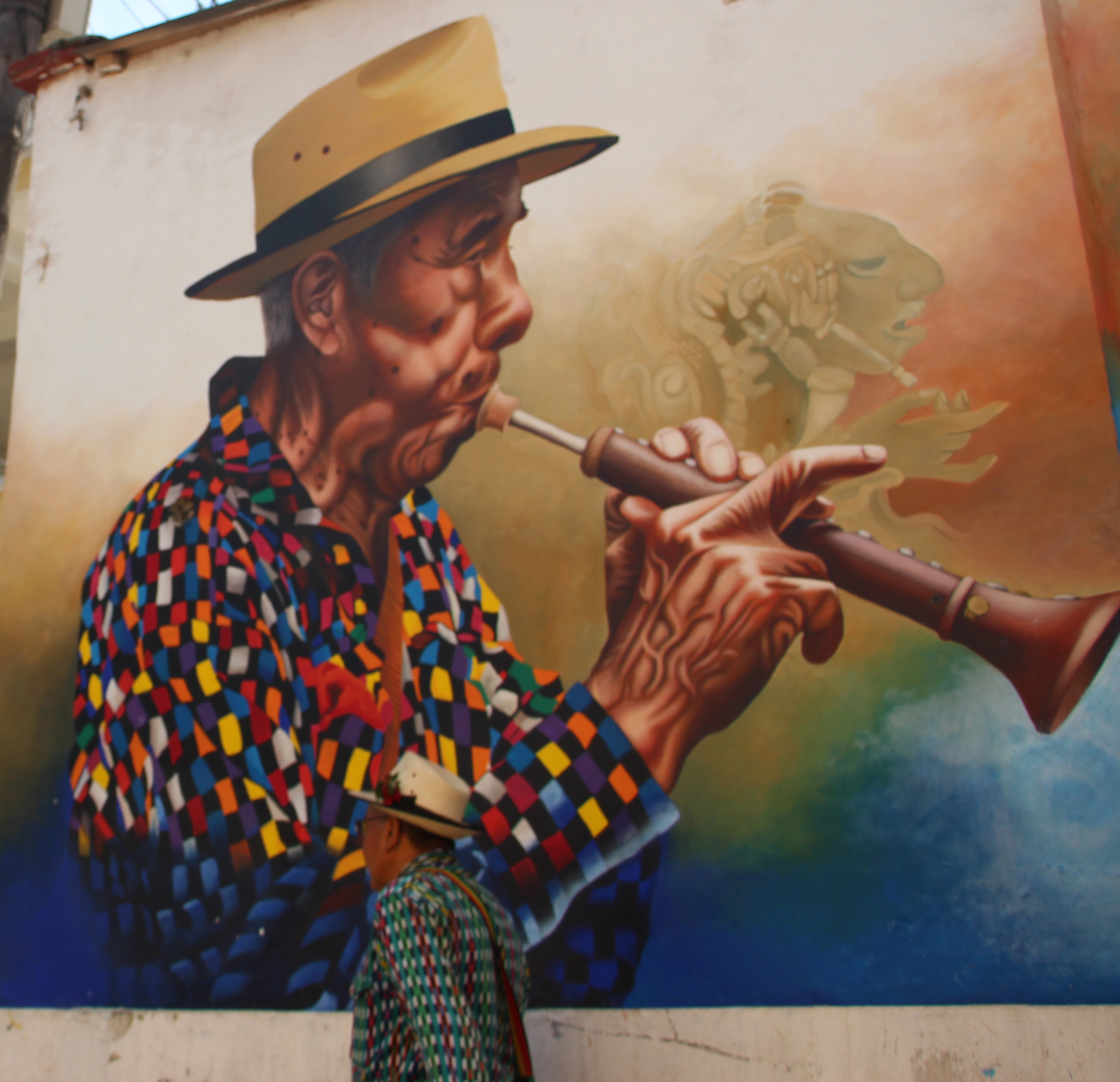 Los murales destacan la cultura tzutujil en las calles de San Juan la Laguna.