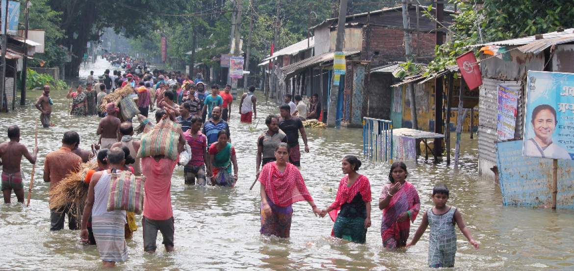 Más de 750 muertos en inundaciones en el sur de Asia