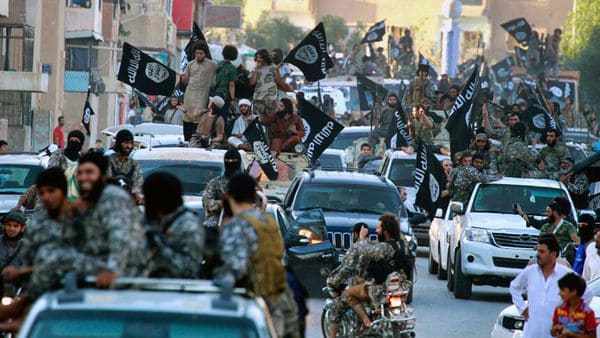 Los yihadistas del Estado Islámico intentan contraatacar en Raqa