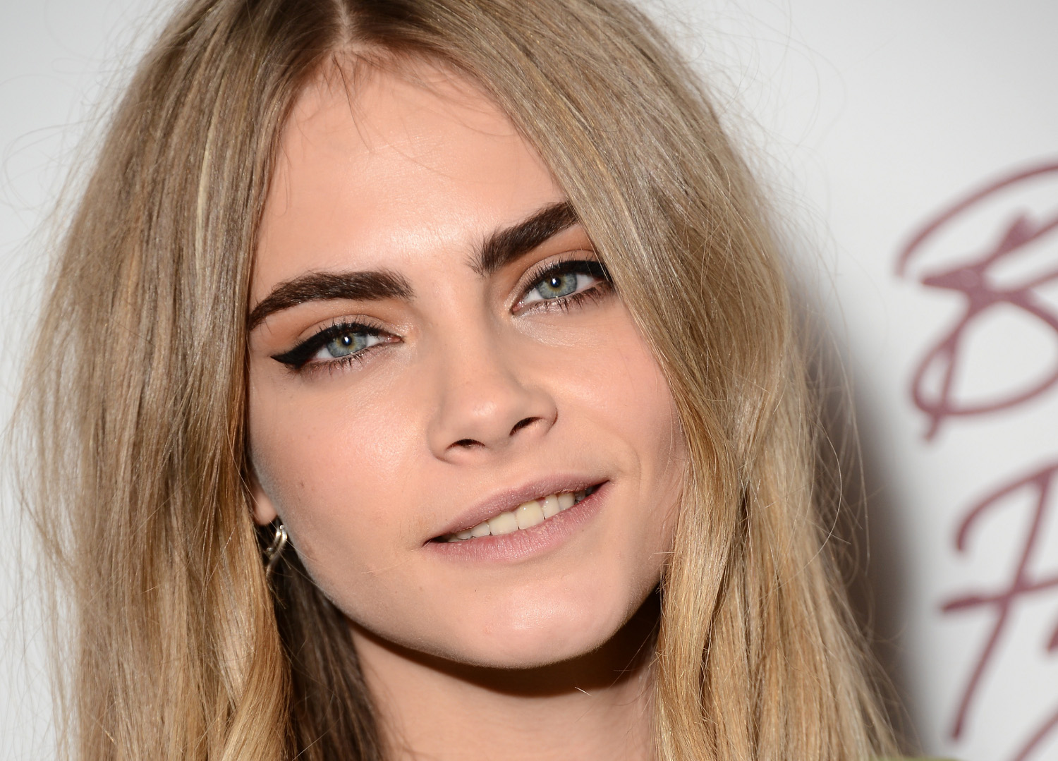 Emisoras Unidas La Actriz Cara Delevingne Confiesa Que Ella También