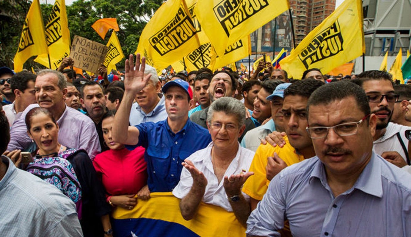 Oposición venezolana inicia consultas para elegir candidato a presidenciales