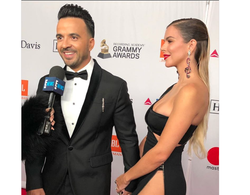 Emisoras Unidas Esposa De Luis Fonsi Enciende Las Redes Con Revelador Vestido