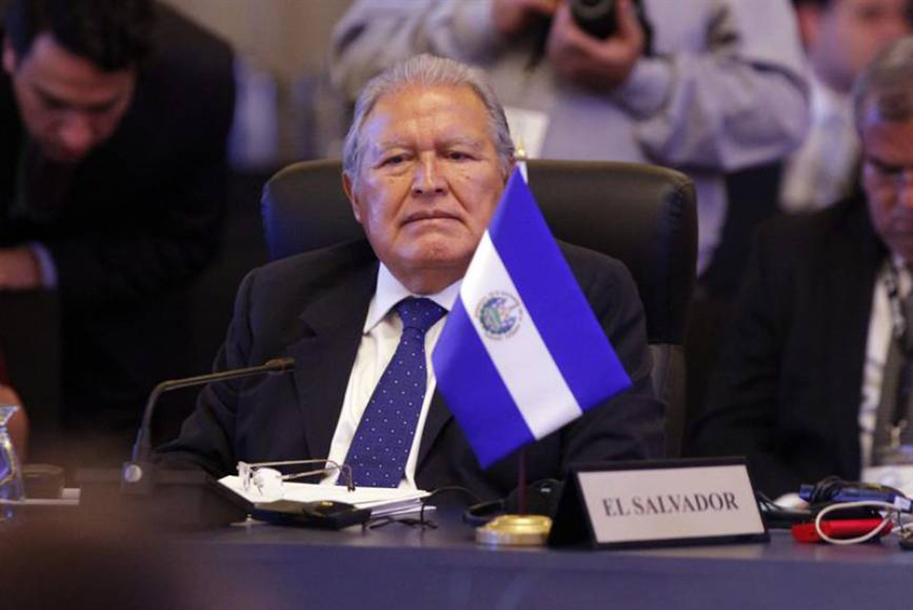 Presidente salvadoreño anuncia cambios en gabinete tras derrota electoral