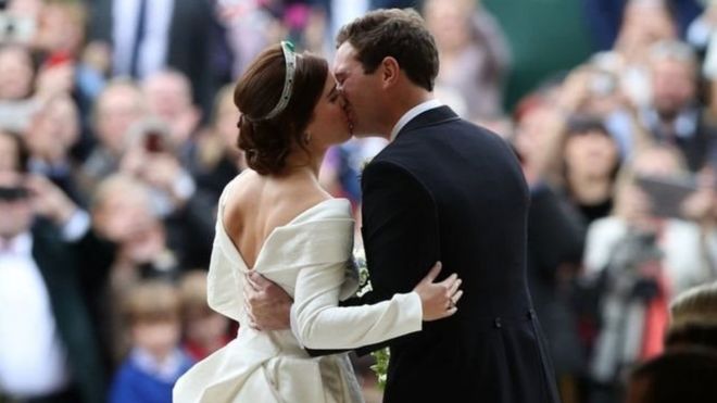 boda real Princesa Eugenia Jack Brooksbank escoliosis