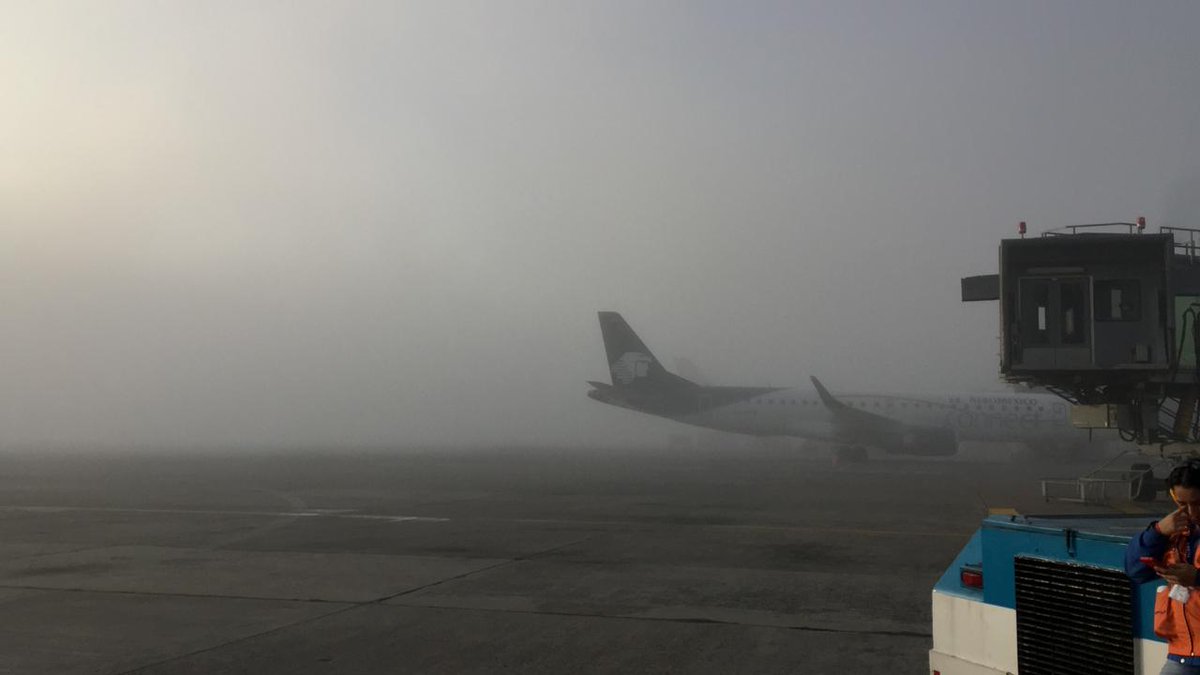 Suspensión de vuelos por neblina en Aeropuerto la Aurora