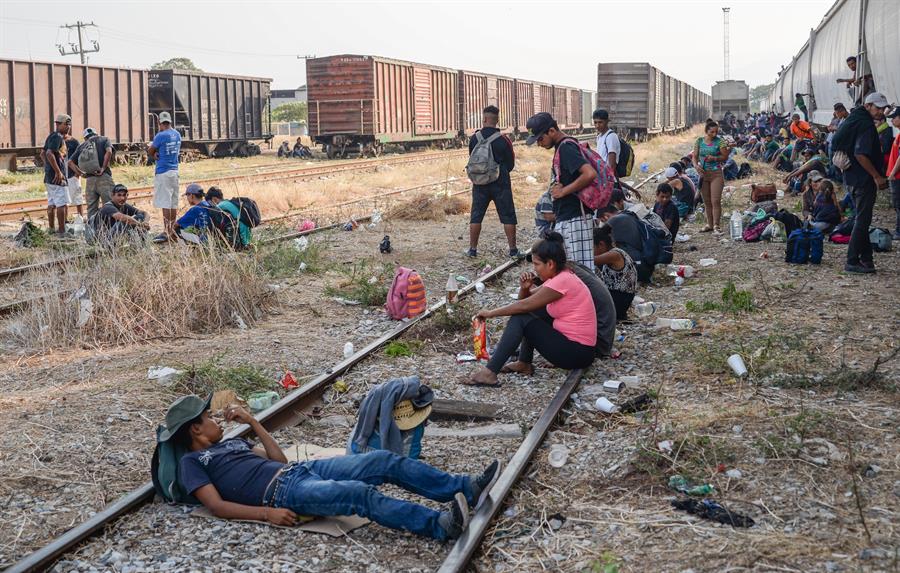 Migrantes detenidos en la frontera