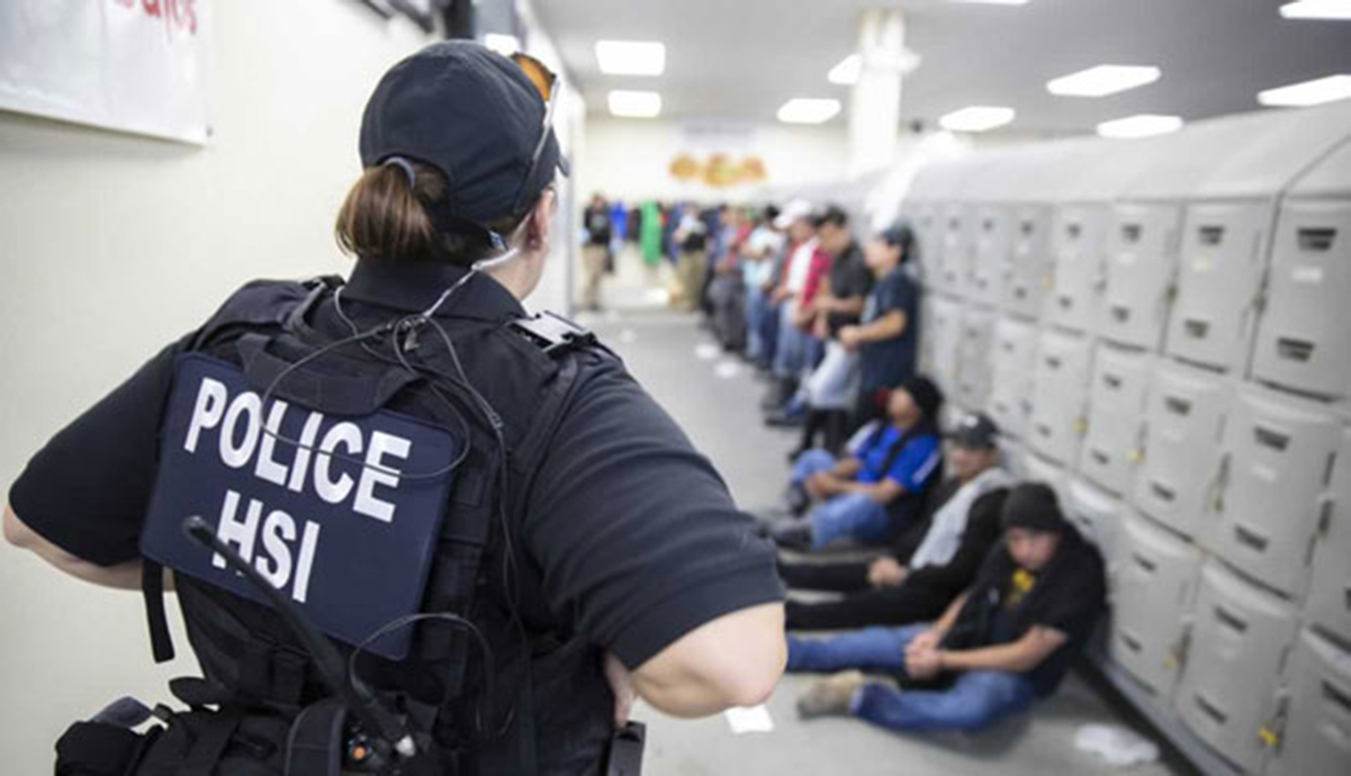 EEUU dice que detenciones en frontera con México sumaron casi un millón en 12 meses