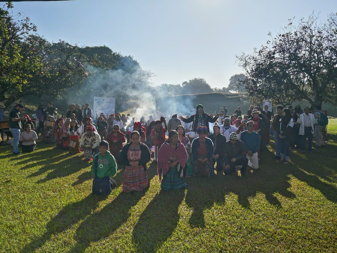 Con ceremonia maya conmemoran Acuerdos de Paz