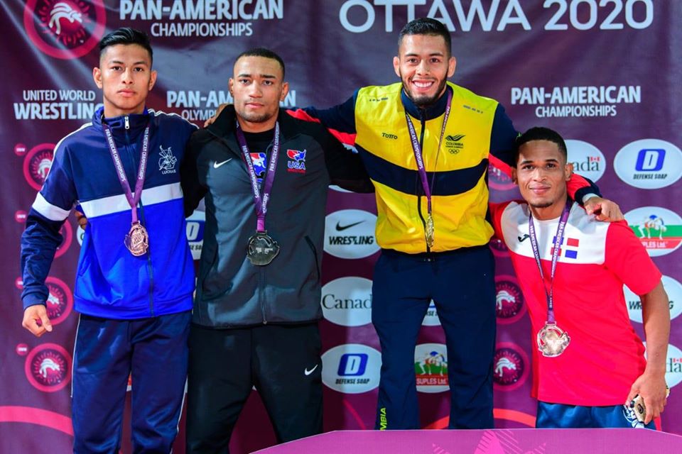Emerson Ordóñez gana medalla en el Panamericano de lucha de Ottowa