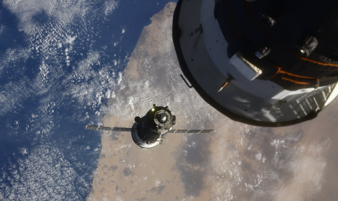 Nave Soyuz MS-17 se acopla a la EEI