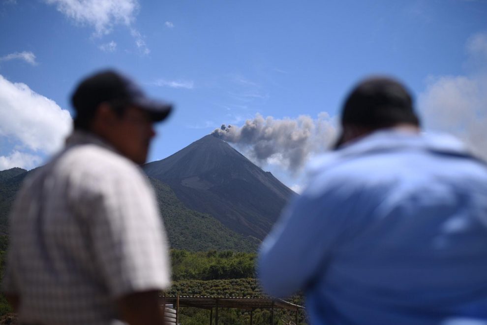 Volcán Pacaya en actividad eruptiva