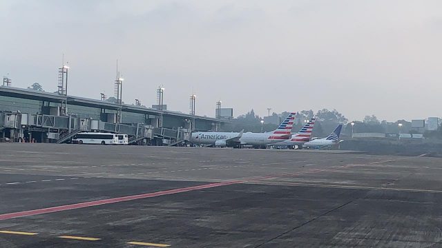 Aeropuerto internacional La Aurora retoma operaciones