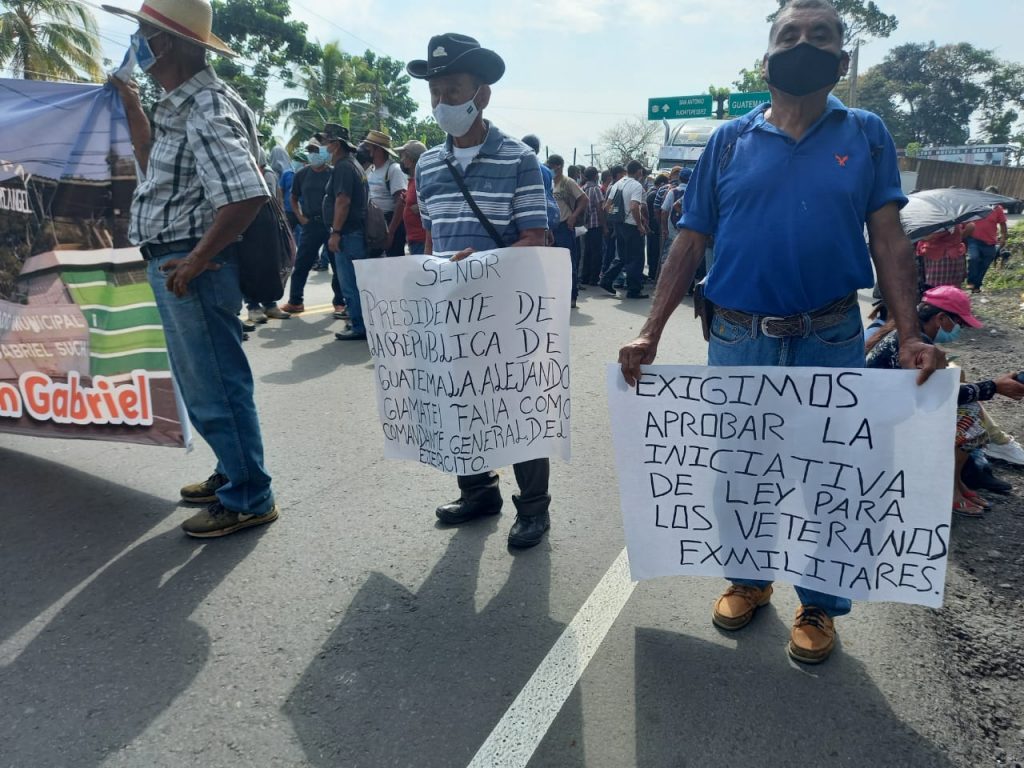 Jornada De Protestas: Militares Retirados Realizan Bloqueos En Carreteras