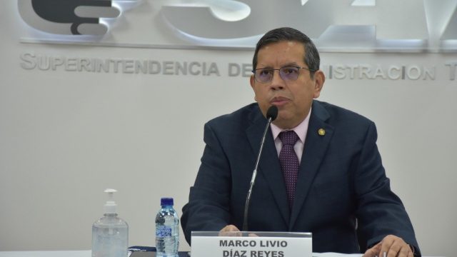 Marco Livio Díaz, jefe de la Superintendencia de Administración Tributaria (SAT).