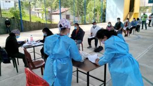Vacunación contra el nuevo coronavirus en Guatemala. COVID-19.