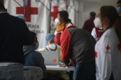 centro de vacunación contra Covid-19 en Cruz Roja Guatemalteca