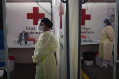 centro de vacunación contra Covid-19 en Cruz Roja Guatemalteca