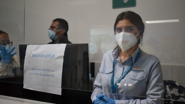 vacunación contra Covid-19 para guatemaltecos retornados
