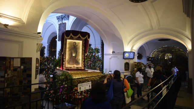 Fieles católicos acuden al templo La Merced para celebrar a San Judas Tadeo
