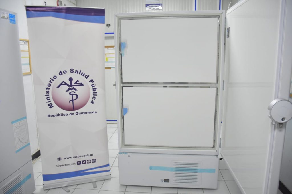 OPS dona equipos de ultracongelación a Guatemala para almacenar vacunas contra Covid-19