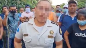 Agente de la PNC retenida en Suchitepéquez