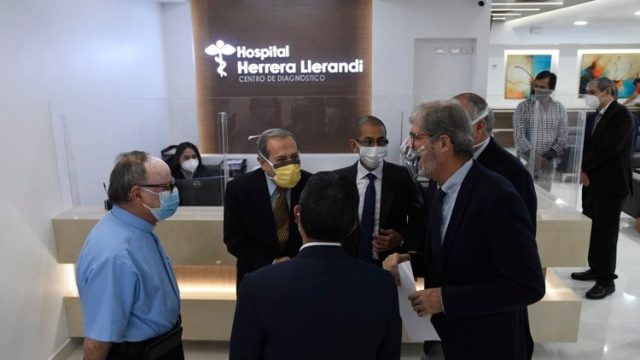 Laboratorio clínico del Centro de Diagnóstico del Hospital Herrera Llerandi
