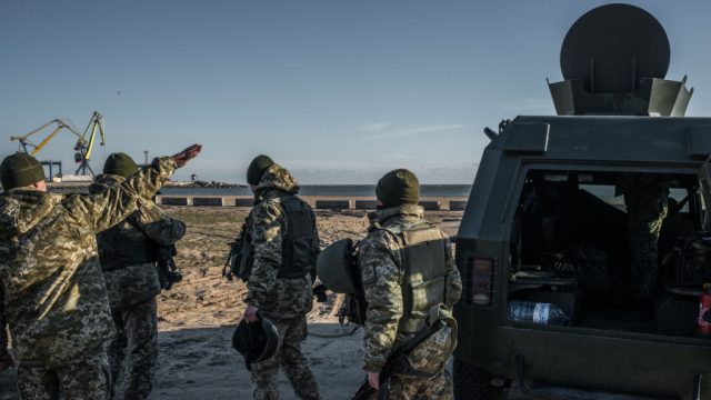 Fuerzas militares de Ucrania en la frontera con Rusia