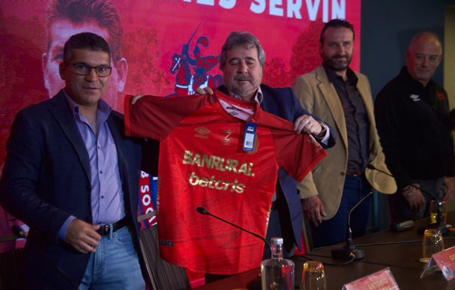 Antonio Torres ServÃ­n es presentado oficialmente como nuevo entrenador de Municipal