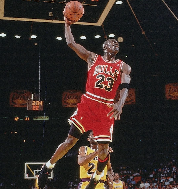 Camiseta de Michael Jordan fue subastada en 10.1 millones de dólares