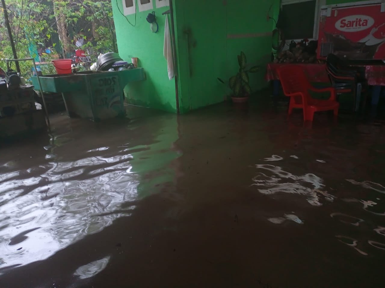 Inundaciones en Puerto Barrios, Izabal, debido al huracán Julia. / Foto: Cruz Roja Guatemalteca